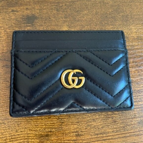 Gucci Black Quilted Card Holder with Gold GG Emblem - Picture 1 of 5